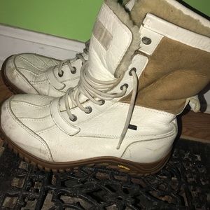 WHITE ADIRONDACK UGG BOOT WOMENS 7